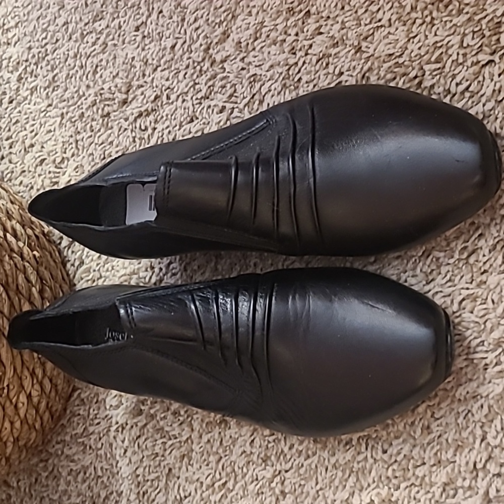 New joseif Seibel size 6.5 ankle boot